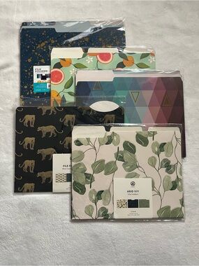 Pen + Gear Assorted file folder designs. Not sure how many total.